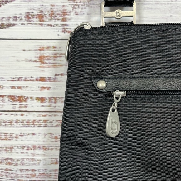 Baggallini Tucson Black Anti Theft RFID Crossbody Purse - Picture 3 of 15